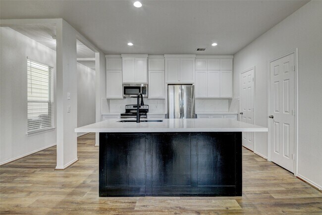 Building Photo - 7042 Plum Creek Terrace Ln