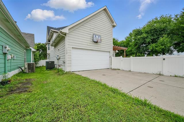 Building Photo - 1828 Brown Thrasher Blvd