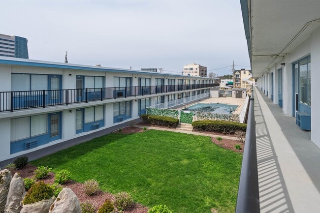 Building Photo - 3501 Boardwalk