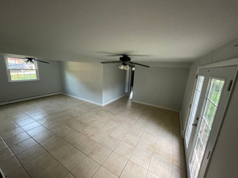 Building Photo - 4724 Koester Dr
