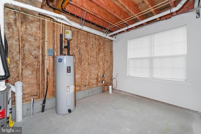 Building Photo - 712 Pony Ln