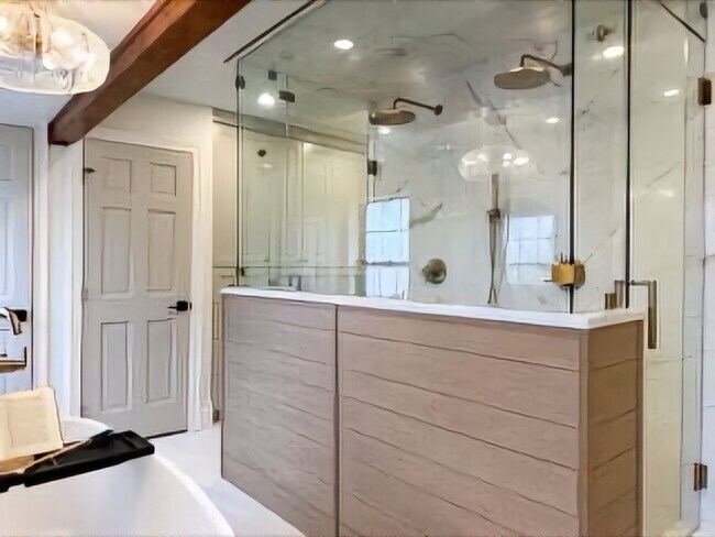 Building Photo - 3425 Fuller Dr