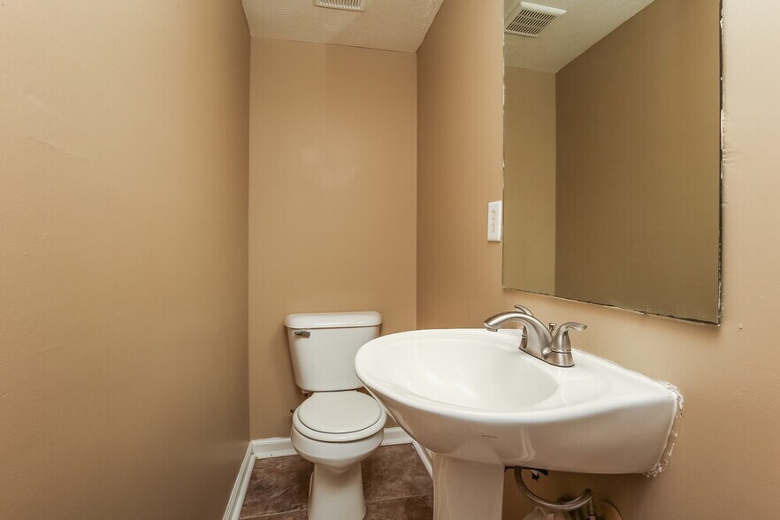 Building Photo - 4080 Nir Shreibman Blvd