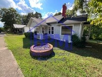 Building Photo - Charming 2-Bedroom Home in the Heart of Di...