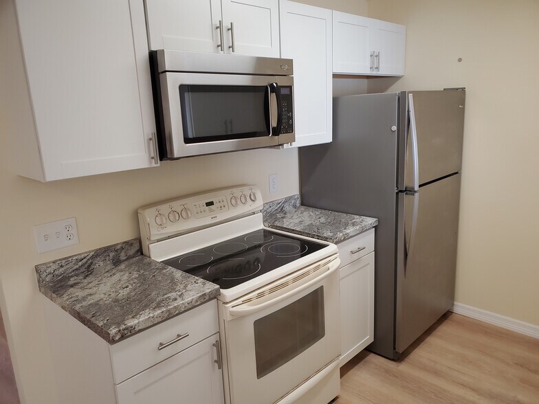 Kitchen - 9397 93rd St