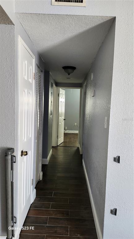 Building Photo - 4014 W Mango Ave