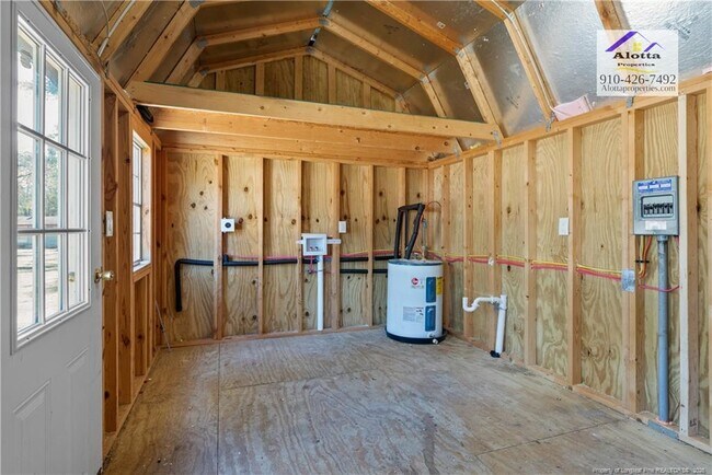 Building Photo - 1315 Cade Hill Ave