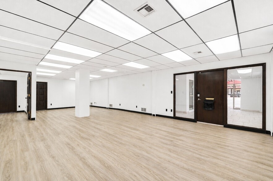 Building Photo - 1901 N Classen Blvd