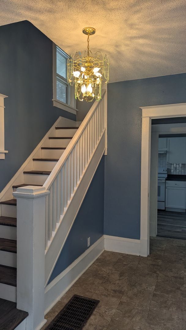 Building Photo - 3 Bedroom 1 bath home with lots of updates!