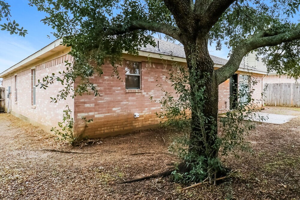 Building Photo - 5927 Rock Meadow Trail