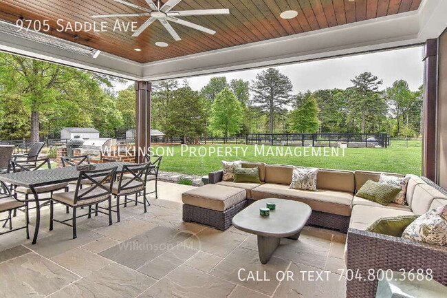 Building Photo - 9705 Saddle Ave