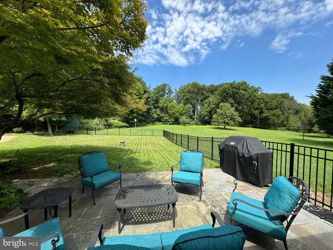 Building Photo - 1542 Crowell Rd