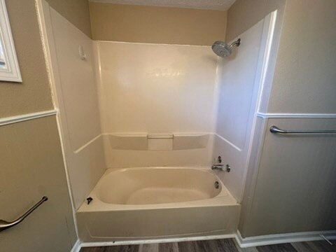 Building Photo - 907 Dover Dr