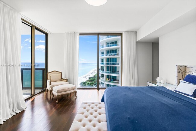 Building Photo - 16275 Collins Ave