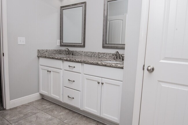 Building Photo - 5567 Galaxy Dr