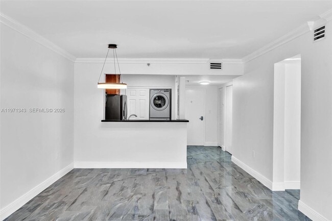 Building Photo - 8900 Collins Ave