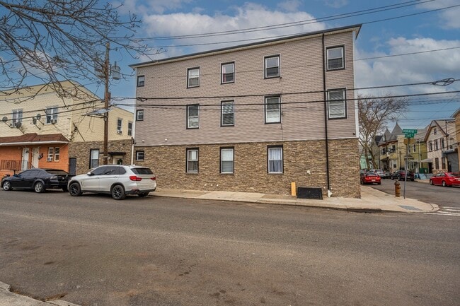 Building Photo - 55 Lentz Ave