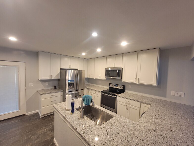 Light and Bright Expansive Kitchen w_newer appliances - 8731 Field Way
