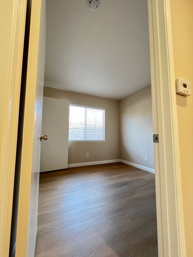 Building Photo - RECENTLY REFURBISHED  SINGLE STORY HOUSE W...