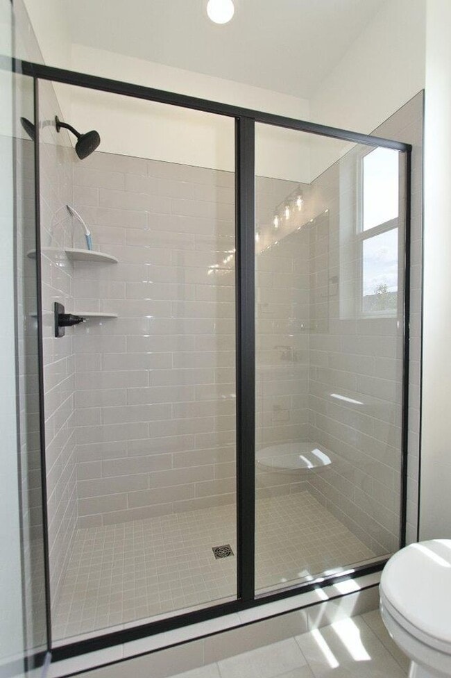 Building Photo - Immaculate Single-Level Home in Hope Springs