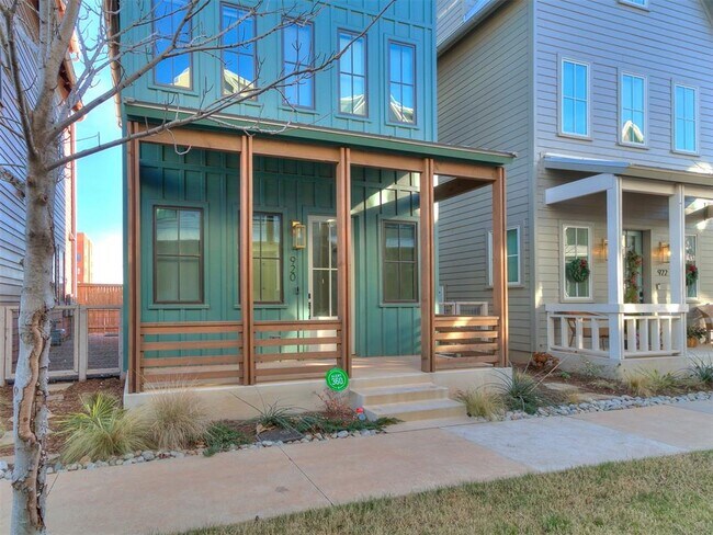 Building Photo - 920 Pedalers Ln