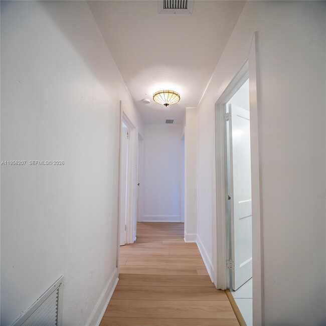 Building Photo - 1500 NW 3rd Ave