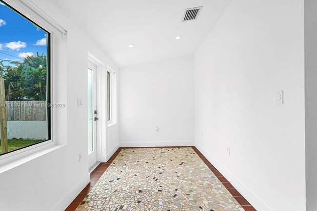 Building Photo - 234 NW 45th St