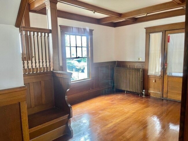 Building Photo - 47 Pleasant St