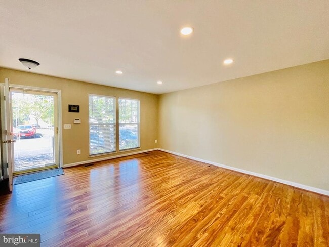 Building Photo - 9703 Sassafras Ct