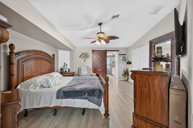 Building Photo - 3077 SE Galt Cir