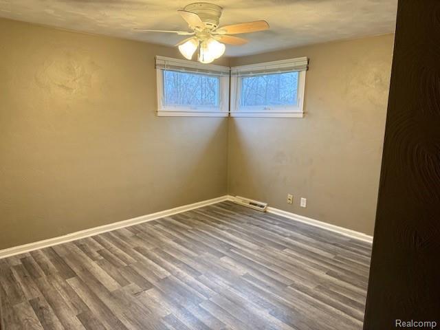 Building Photo - 2434 N Long Lake Rd