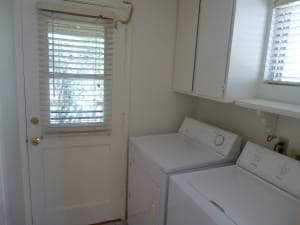 Washer & Dryer - 14656 Morrison St