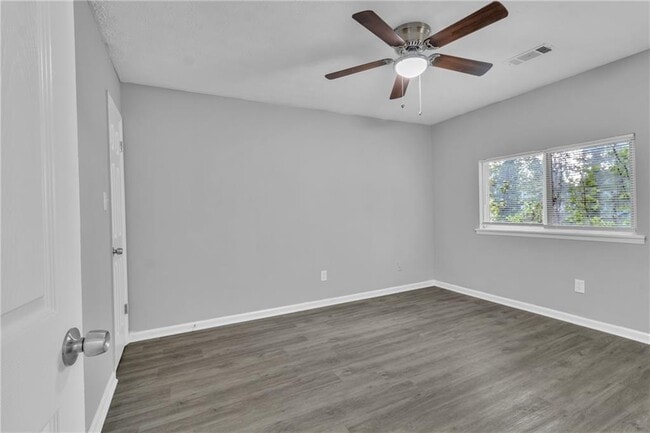 Building Photo - 8883 Homewood Dr