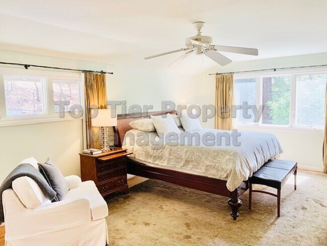 Building Photo - Stunning 4 Bed/3 Bath (plus Office), 3,230 Sqft single-family house at end of cul-de-sac and on l...