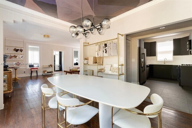 Building Photo - 177 NE 44th St