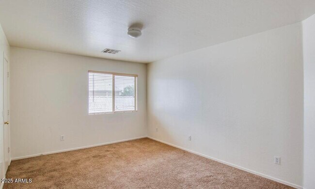 Building Photo - 388 E Palomino Way