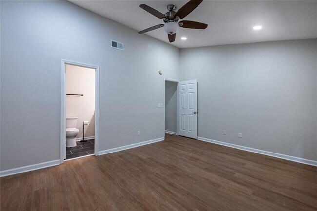 Building Photo - 3994 Elm St
