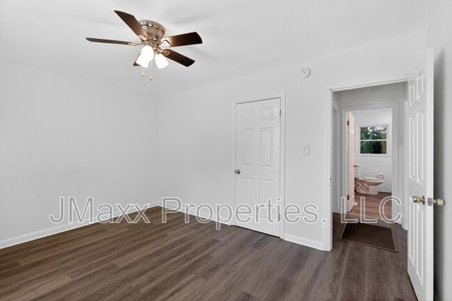 Building Photo - 2036 McPherson Dr