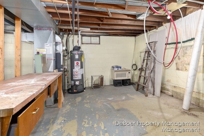 Building Photo - 2945 Roosevelt Rd