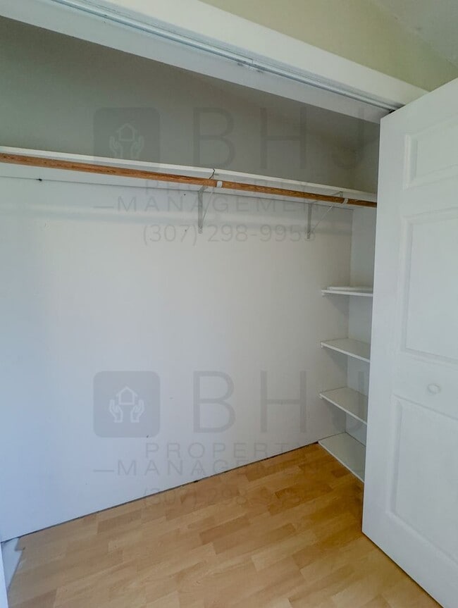 Building Photo - 4 BEDROOM / 2 BATH HOME IN SCSD1!