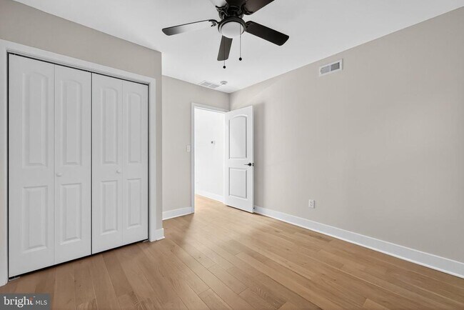 Building Photo - 3236 Mercer St