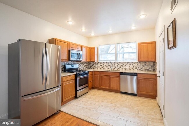 Building Photo - 1324 S 31st St