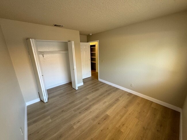 Building Photo - 3 bedroom 2 bathroom | House in Tahoe Park