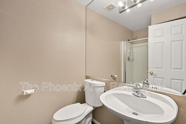 Building Photo - 15007 S 40th St