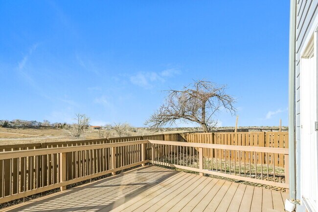 Building Photo - 981 Conifer Ct