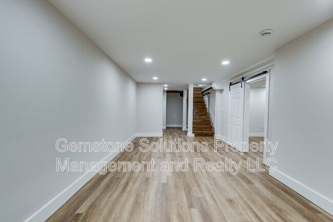 Building Photo - 1017 Jasperson Dr