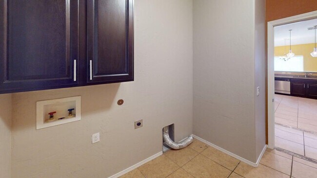 Building Photo - Spacious 4-Bed/3-Bath in Alamogordo, NM