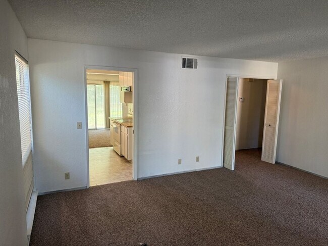 Building Photo - 990/992 JUSTIN DUPLEX