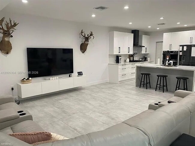 Building Photo - 1935 SW 24th Ter