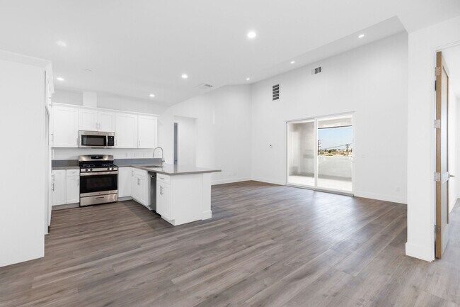 Building Photo - 4440 W 153rd St